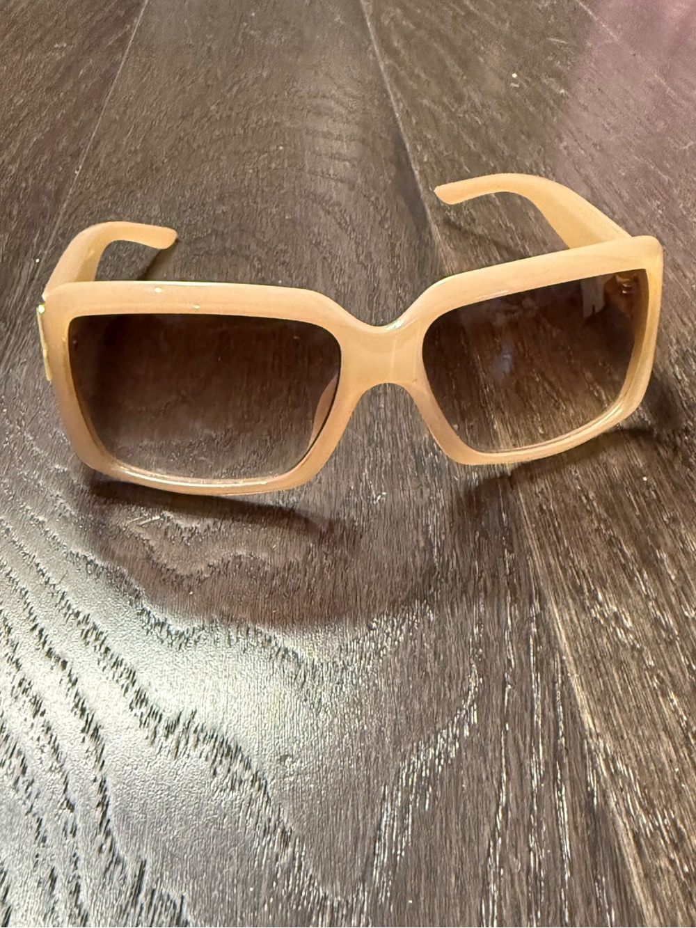 Authentic Vintage Dior Oversized Peach-Beige Square Sunglasses with Star Logo - Picture 5 of 5
